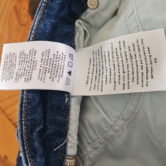 Good American Straight Leg Jeans in Medium Blue Denim